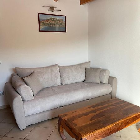 Apartments Vesna ティヴァト エクステリア 写真