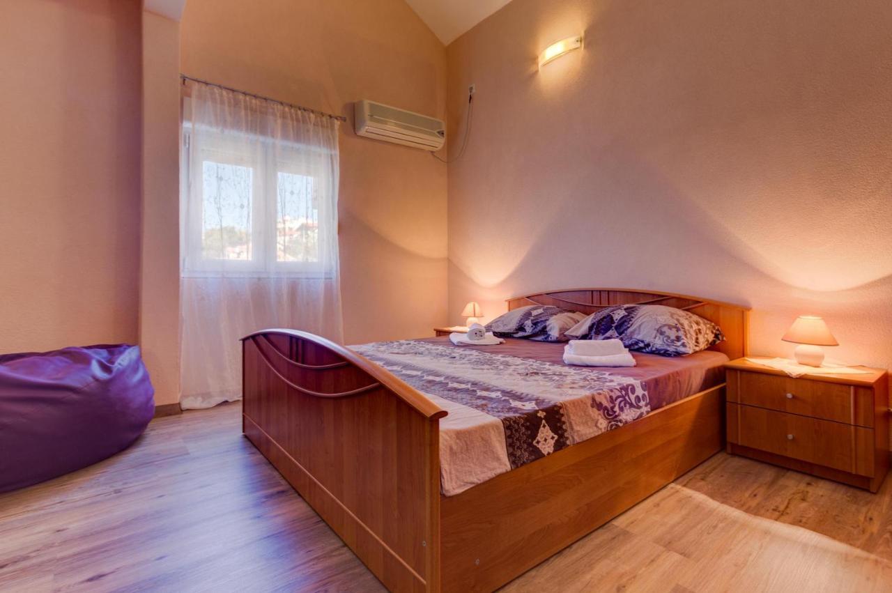 Apartments Vesna ティヴァト エクステリア 写真
