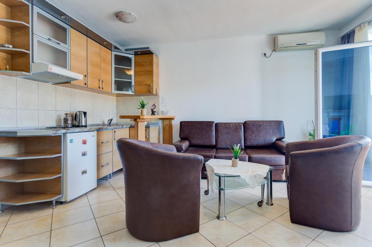 Apartments Vesna ティヴァト エクステリア 写真