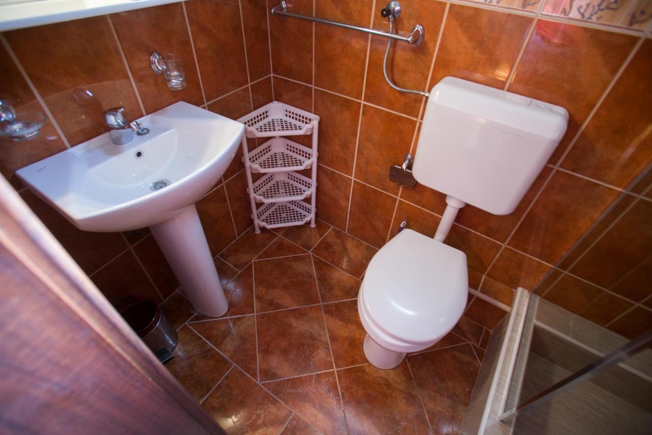 Apartments Vesna ティヴァト エクステリア 写真
