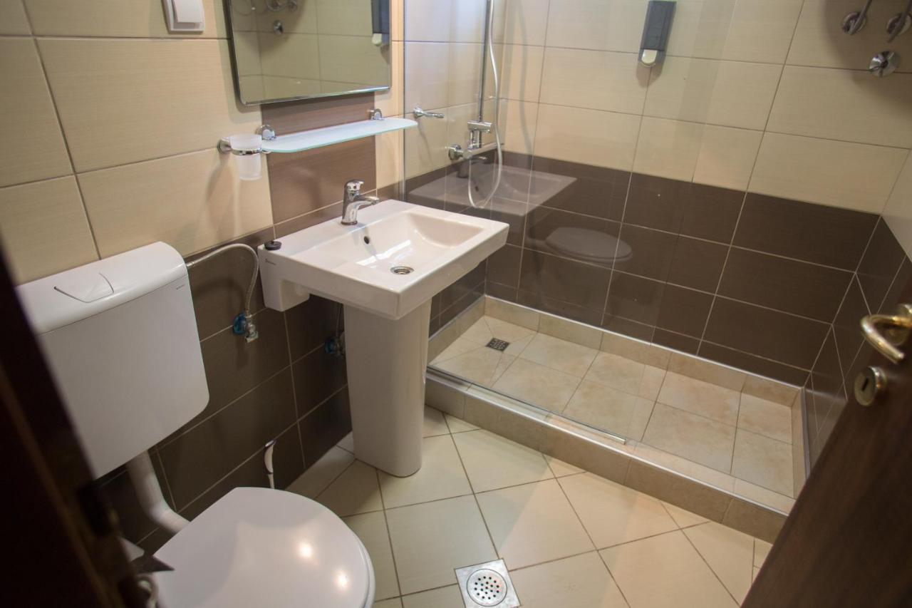 Apartments Vesna ティヴァト エクステリア 写真