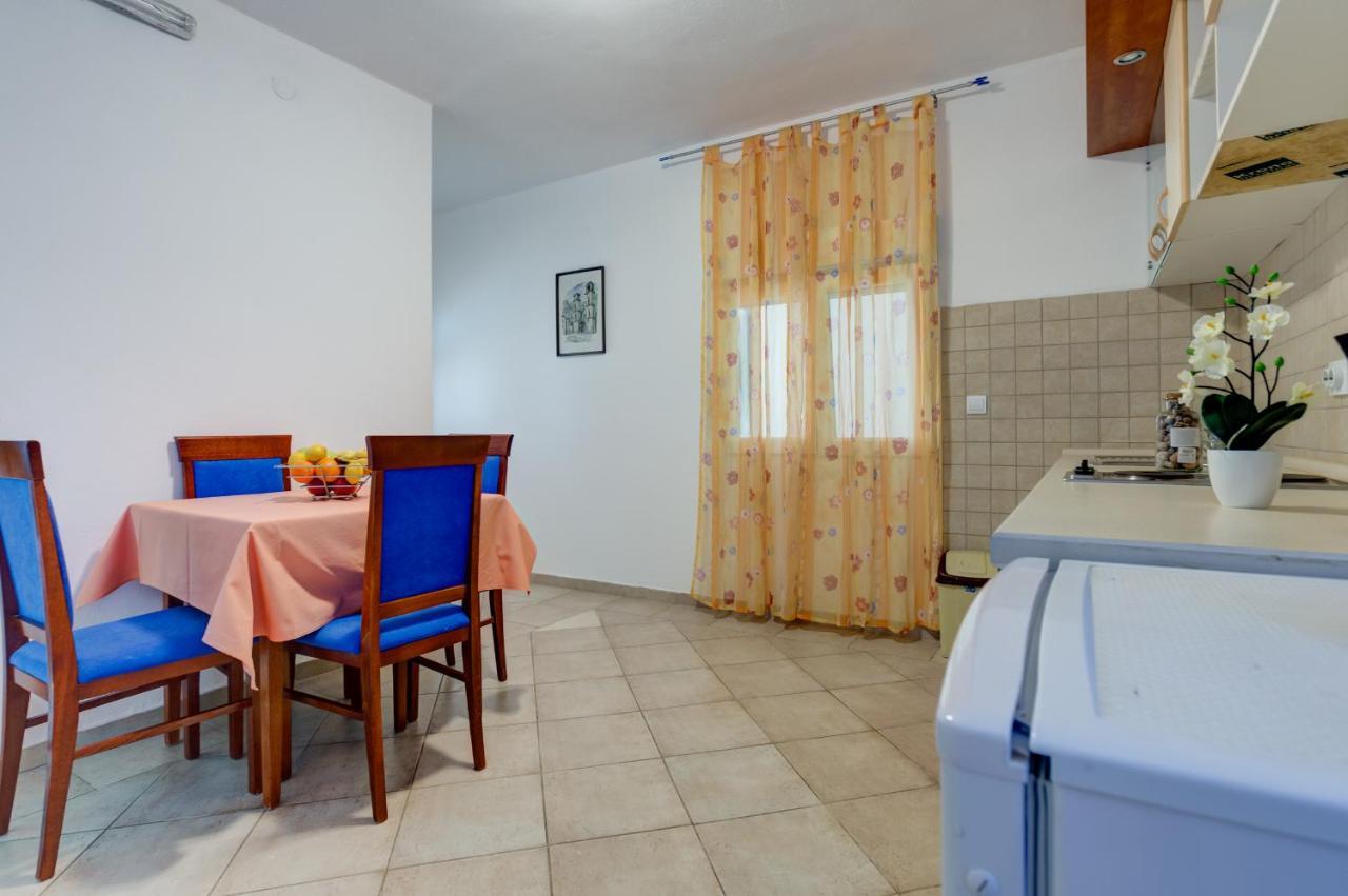 Apartments Vesna ティヴァト エクステリア 写真
