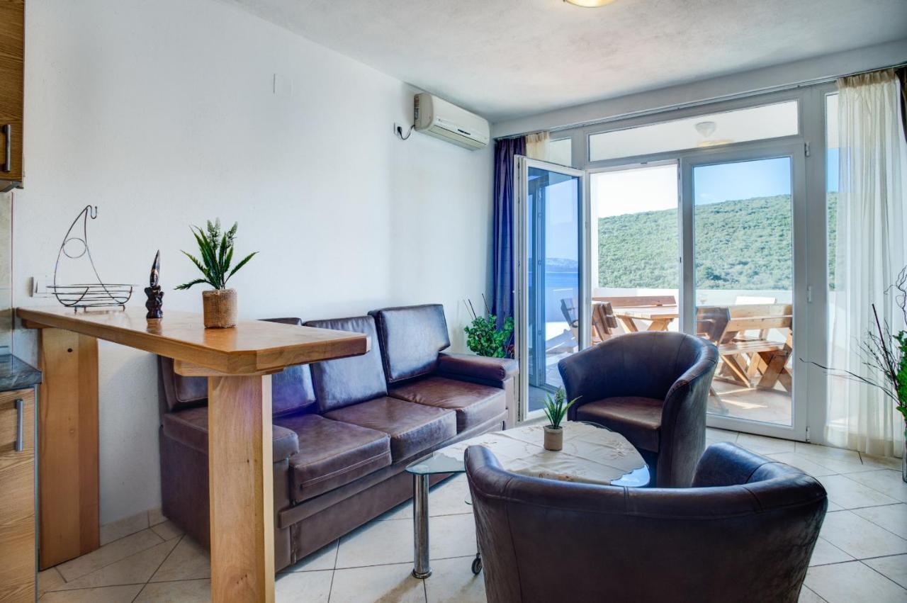Apartments Vesna ティヴァト エクステリア 写真