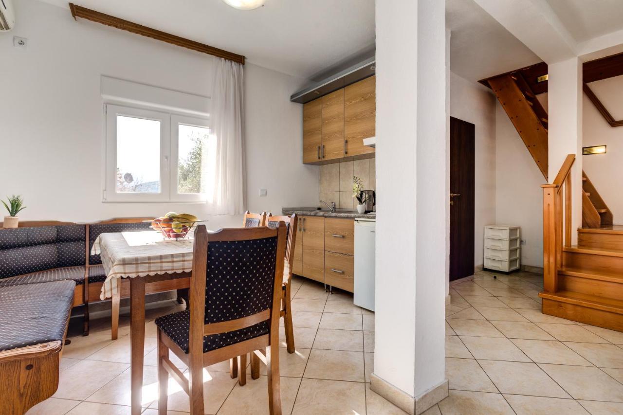 Apartments Vesna ティヴァト エクステリア 写真