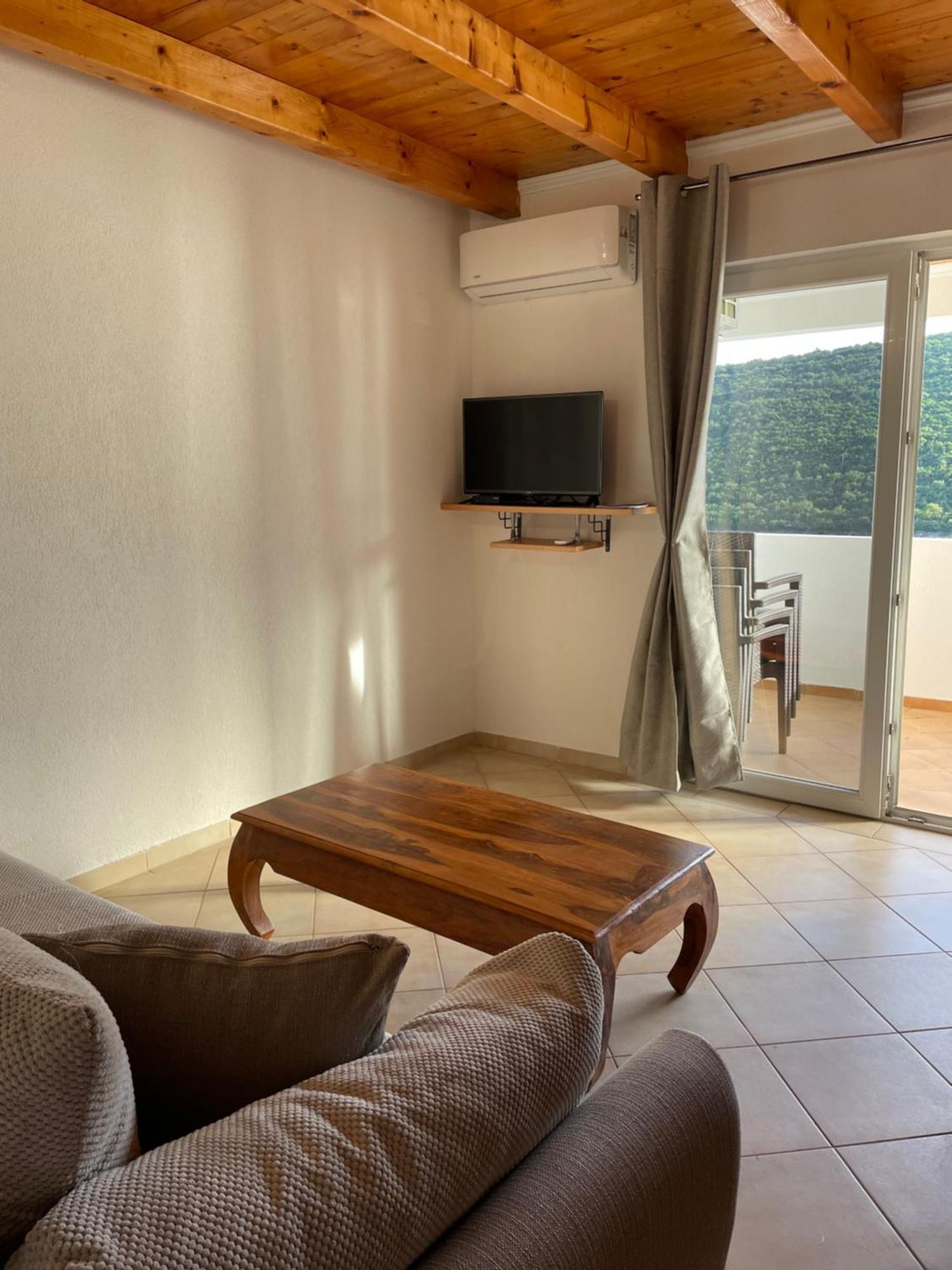 Apartments Vesna ティヴァト エクステリア 写真